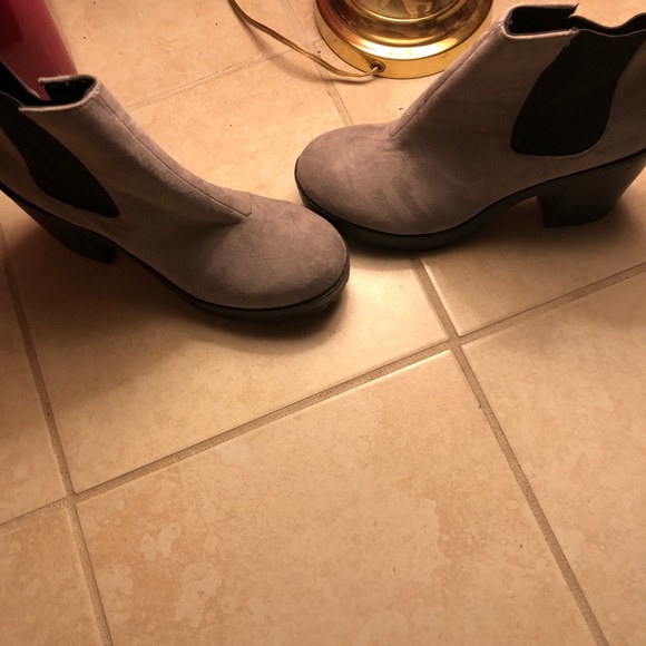 H&M heels - Picture 1 of 4